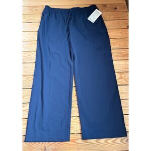 Lululemon NWT $128 Women’s Straight Leg MR Luxtreme Pants Size XL True Navy DB